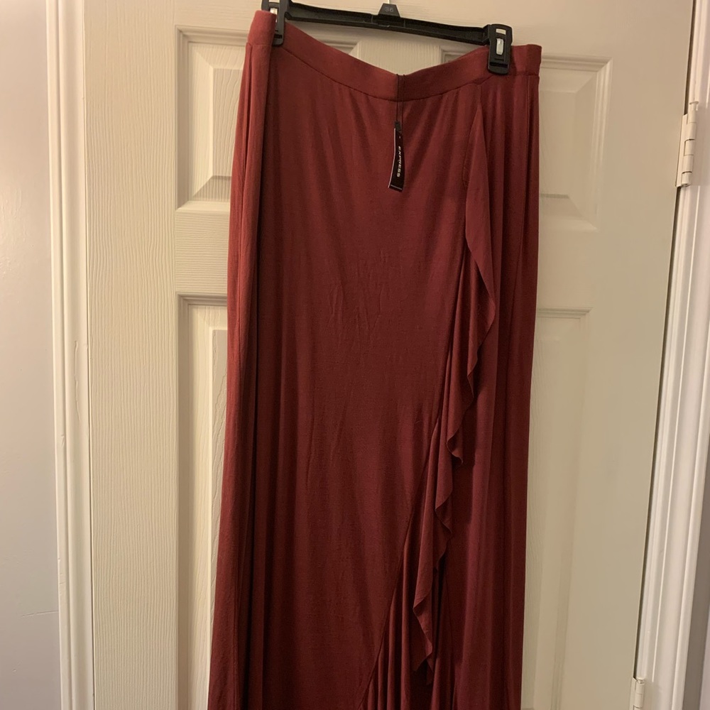 Ruffle Maxi skirt